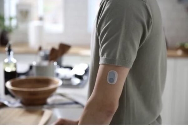 Alternative view of CARESENS AIR SURVEILLANCE CONTINUE DU GLUCOSE CAPTEUR 15 JOURS